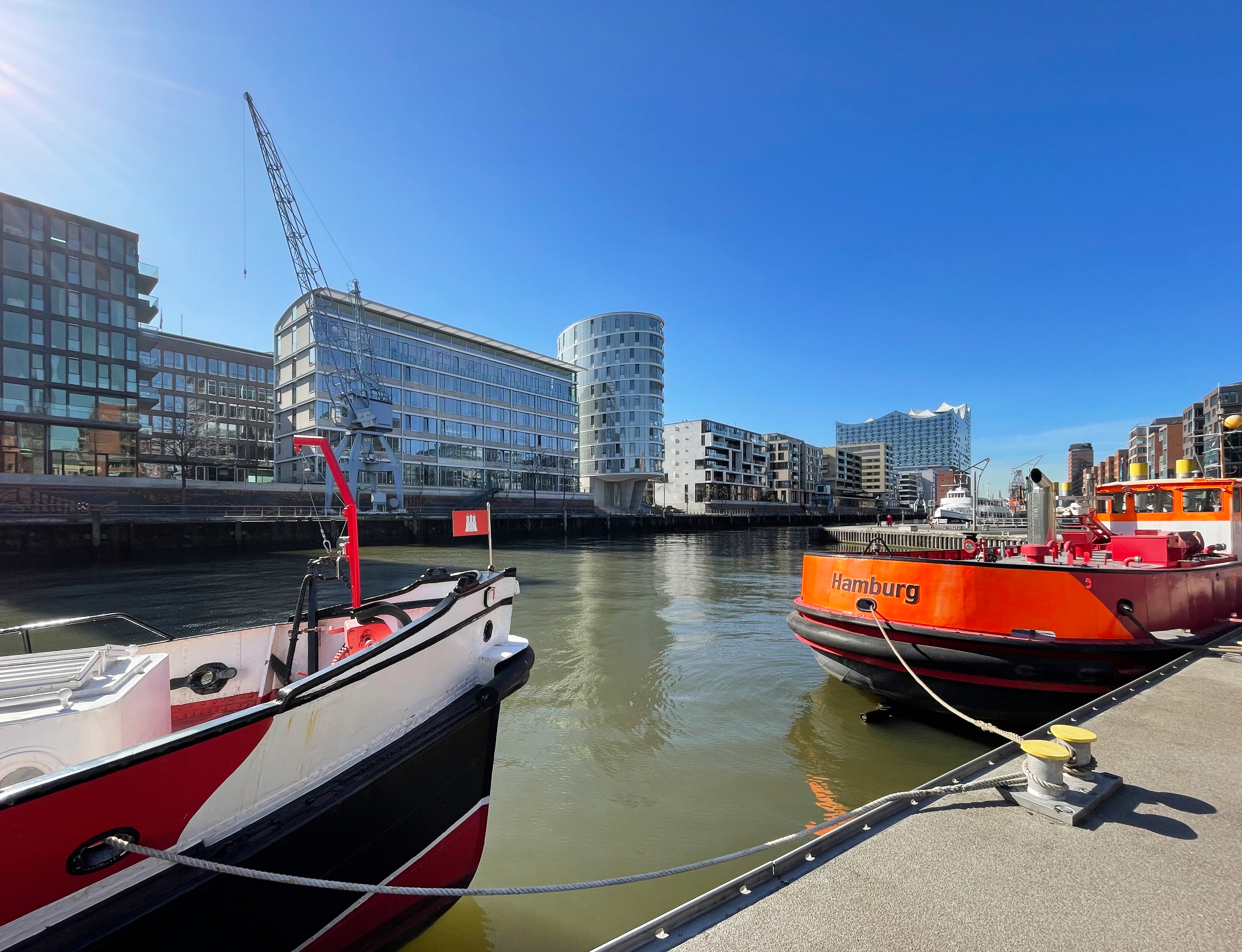 Buero-traumhafte-Lage-Hafen-City-Hamburg-Am-Kaiserkai-von-HIT-Hamburger-Immobilien-Team-provisionsfrei-mieten-Bueroflaechen